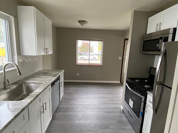 4th image of 23761 Vassar Ave