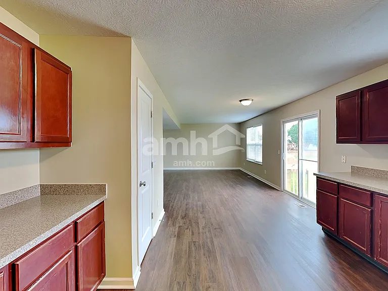 575 Virginia St — Photo 4