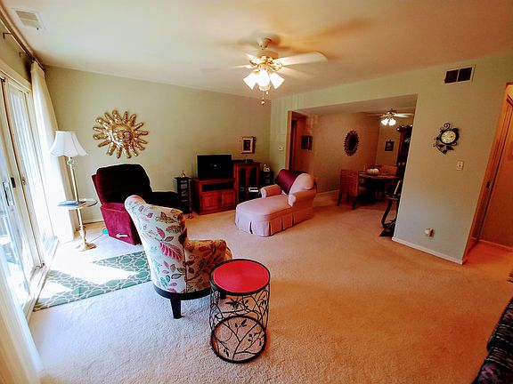 5th image of 205 Provincial Ct Unit 64