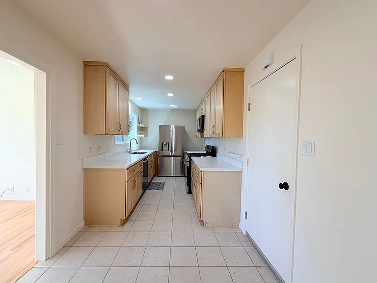 11 Birch Ave — Photo 7