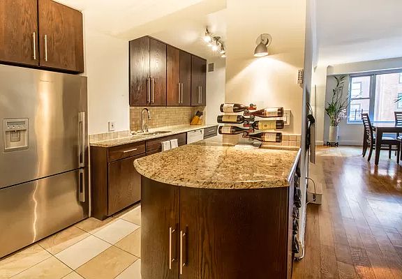4th image of 310 Lexington Ave #8FG