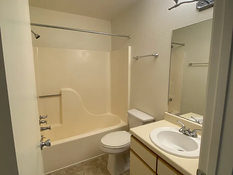 Princeton Circle West Apartments — Photo 113