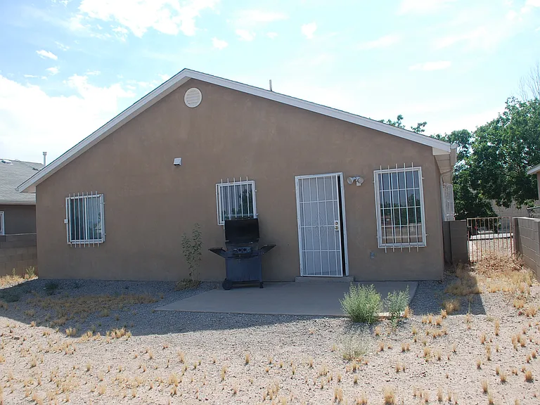 2116 N Wind Dr SW — Photo 7