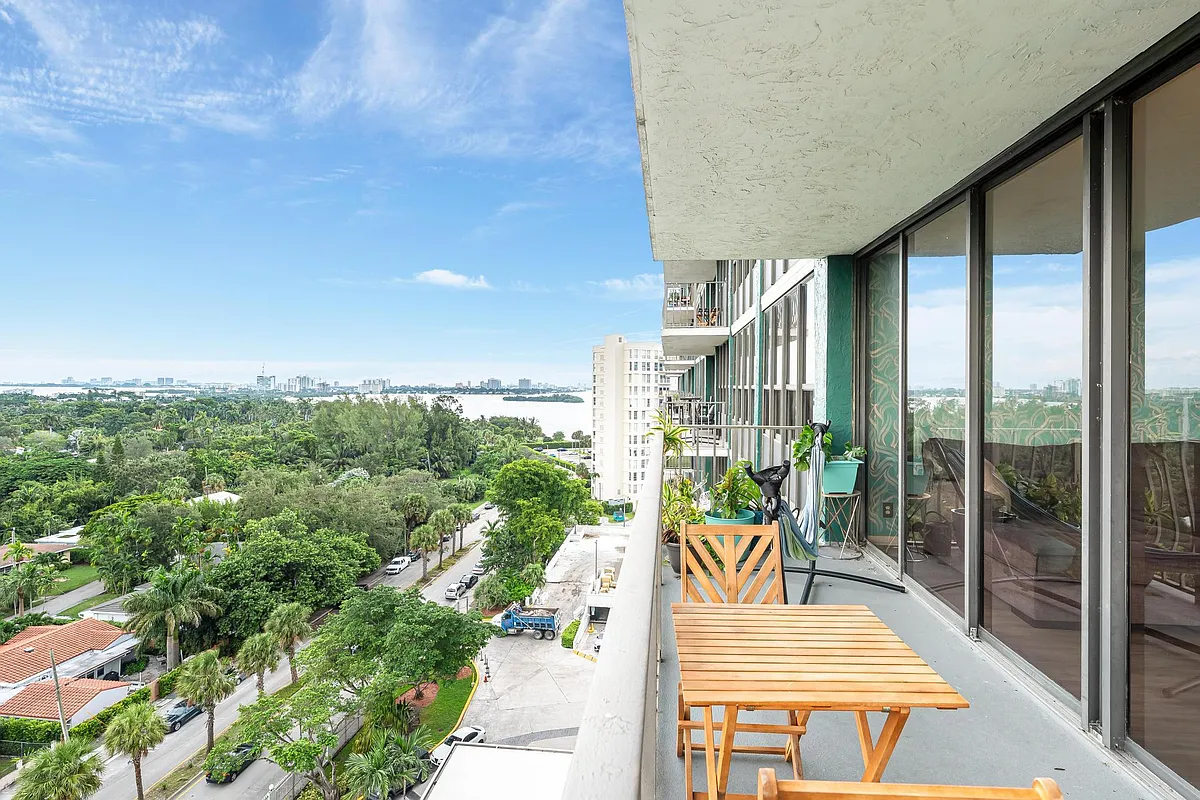 Building Photo - 780 NE 69th St #1010