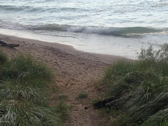 5th image of 2384 Lakeshore Dr