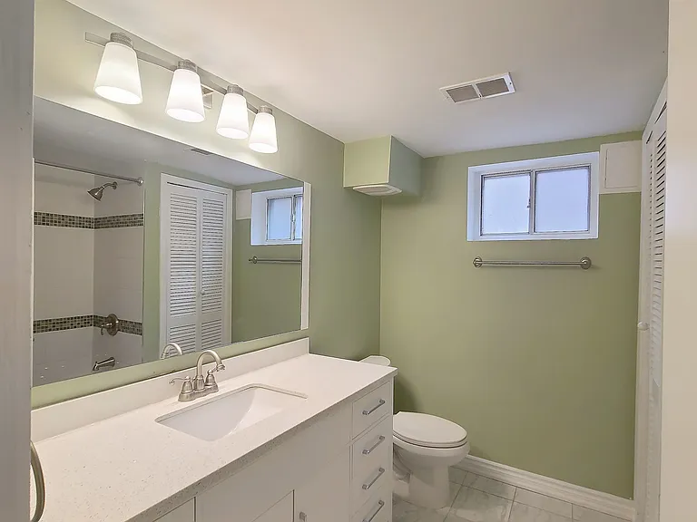 114 Empress Ave #LOWER — Photo 16