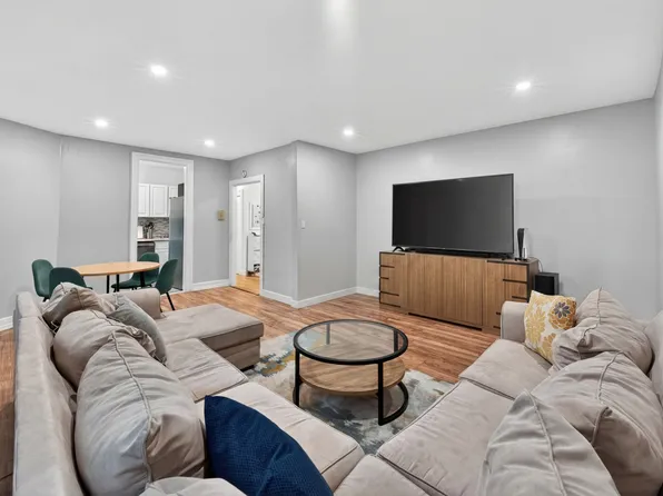 941 Jerome Avenue image 1 of 10