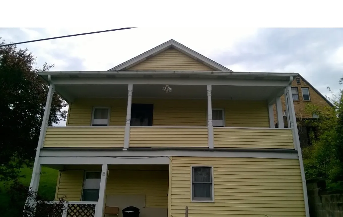 Building Photo - 800 Hutchinson St