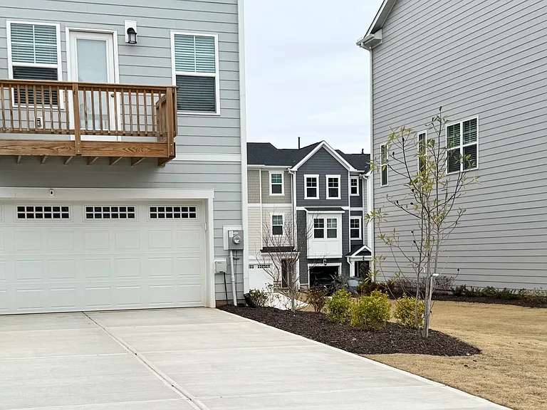 Light Oak Way — Photo 50
