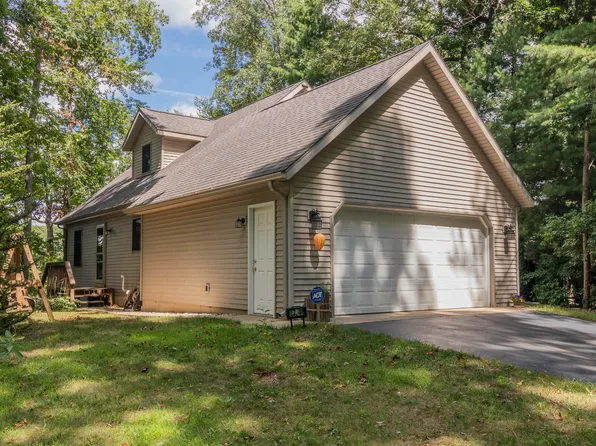 27348 Manstrom Dr, Lawton, MI 49065