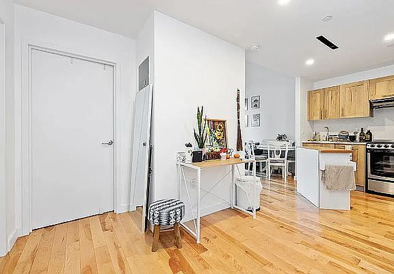 4th image of 63 W 104th St #302A