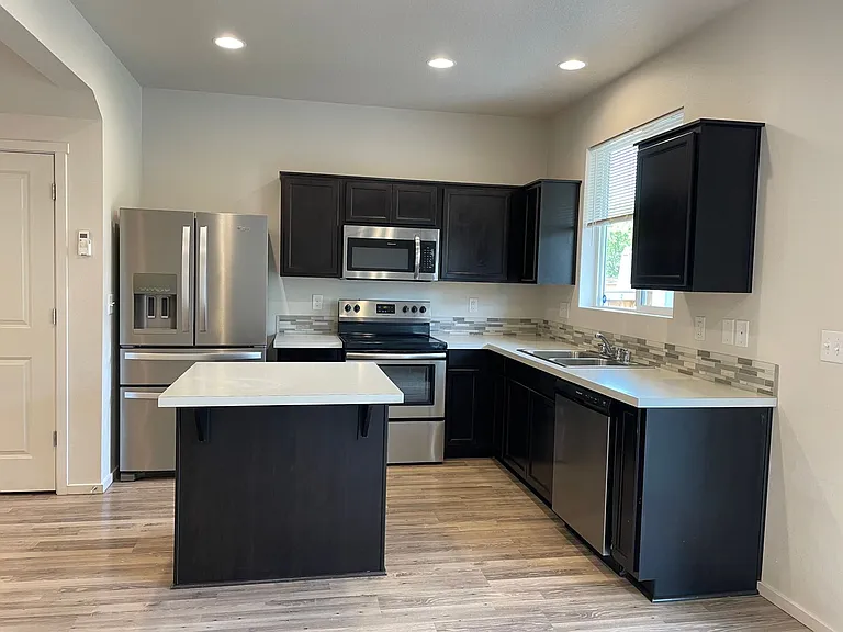 2140 NE 115th Ct — Photo 9