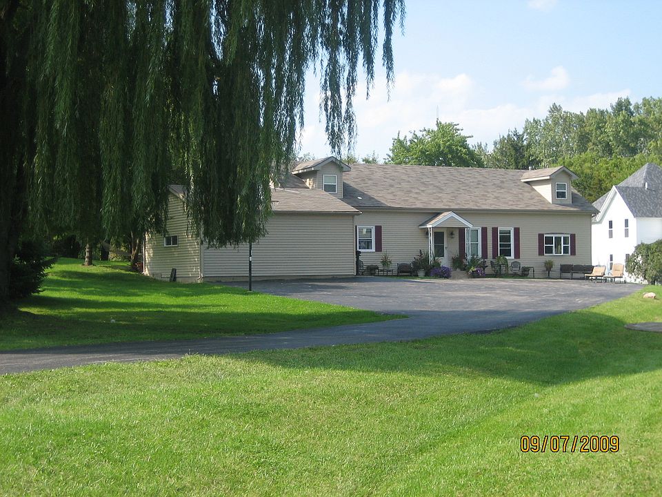 1st image of 43W970 Fox Hill Ct
