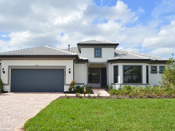 Welcoming Exterior FM2A with bay window