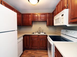 1727 N Grandview Ln, Bismarck, ND 58503