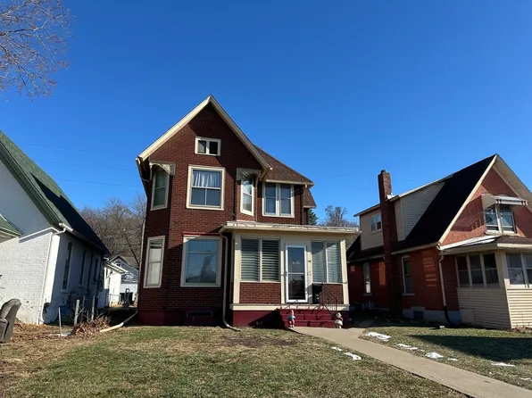 618 Main St, Savanna, IL 61074