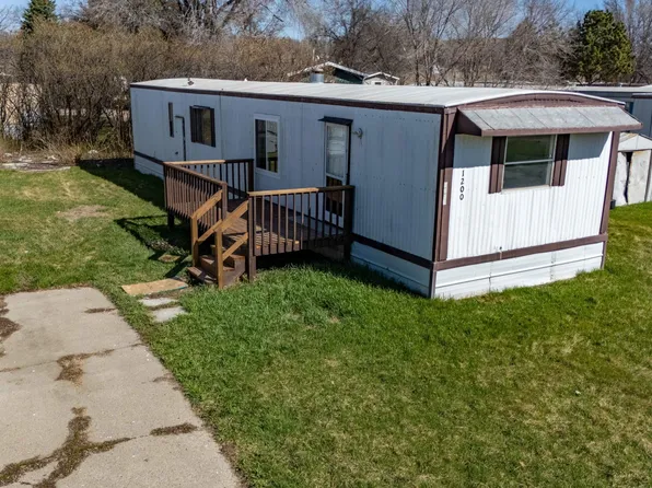 1200 Pioneer Trl, Mandan, ND 58554