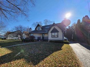 5713 Windy Knoll Dr, Loves Park, IL