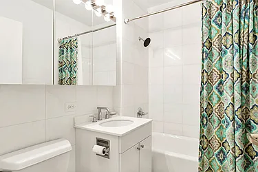 Rented by R New York