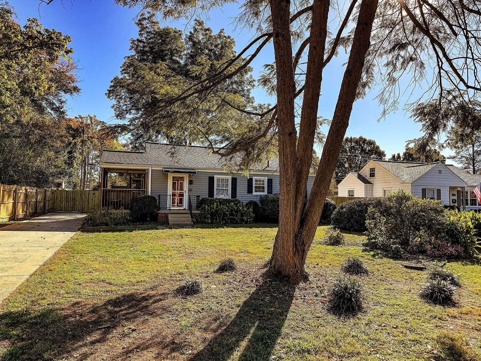1502 N Elam Ave — Photo 3