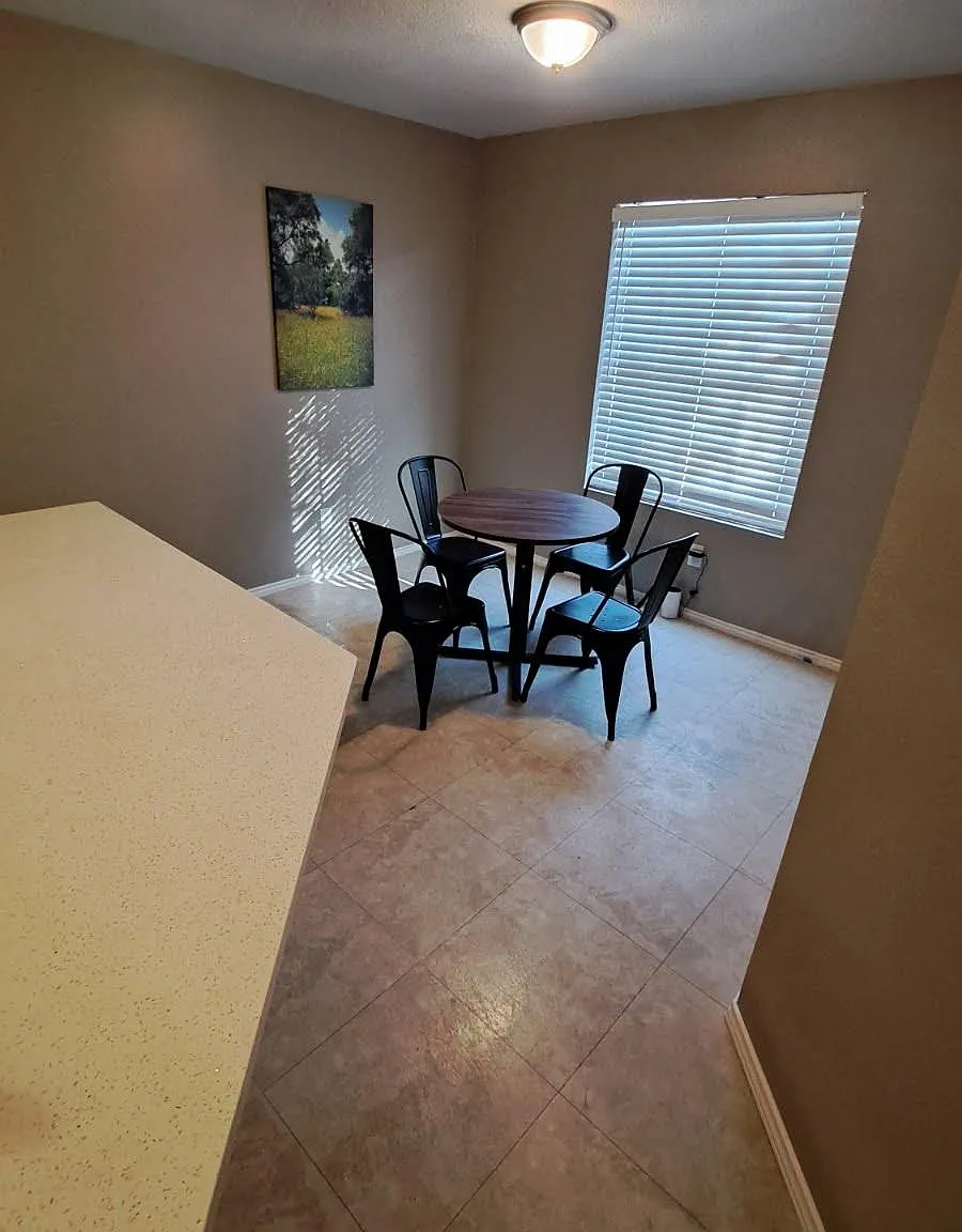 4 bed, 2.0 bath, 1350 sqft, $1,399 — Photo 3