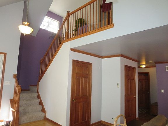 4th image of 415 Newport Cir