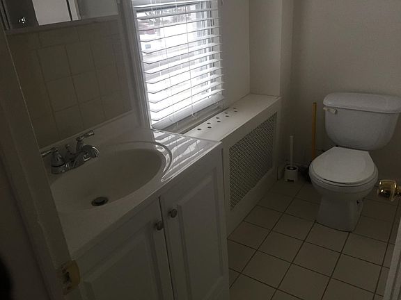 5th image of 37 Essex Ave