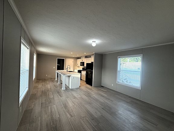 5th image of 310 Harbison Dr