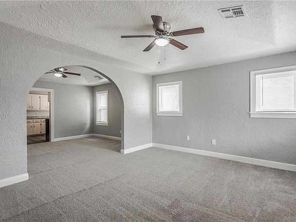5th image of 738 N Chapman Ave