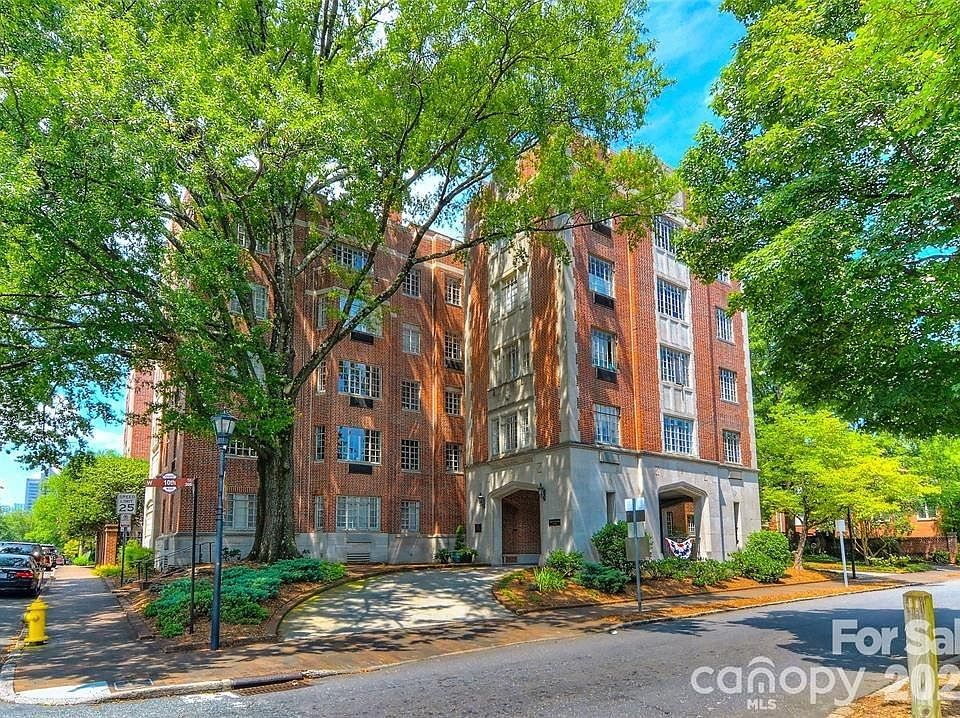 1st image of 301 W 10th St APT 401