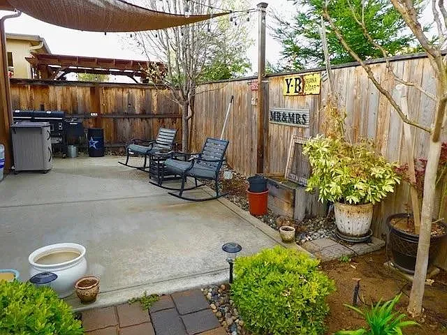 693 Kaweah Ave — Photo 28