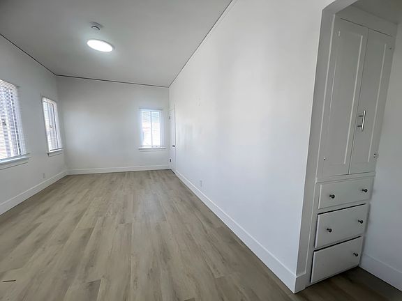 5th image of 533 W 49th St #535