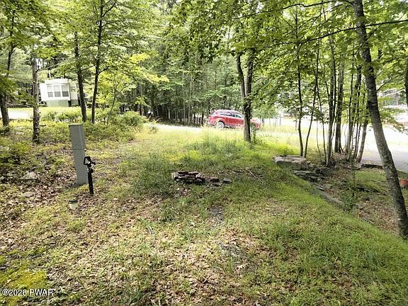 4th image of 119 Locust Lake Dr
