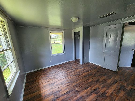 5th image of 336 E Olive St