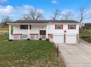 831 Cascade Dr, Dayton, OH 45431