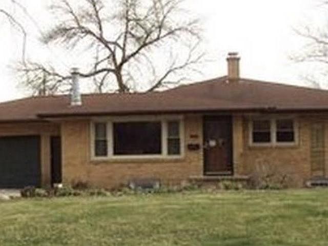 1st image of 912 Airfield Ln