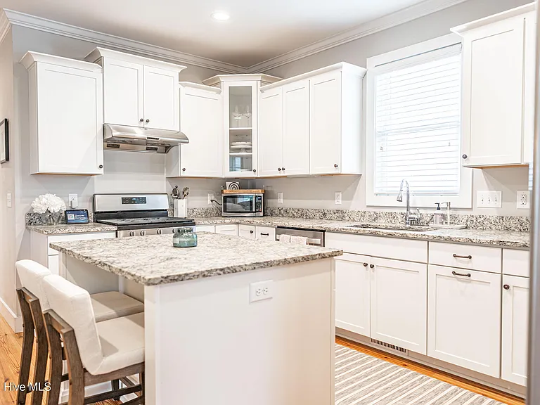 420 Manning Sq — Photo 9