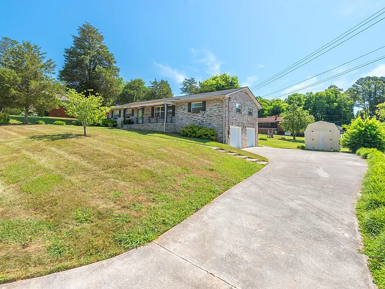 6216 Mountain Laurel Rd — Photo 3