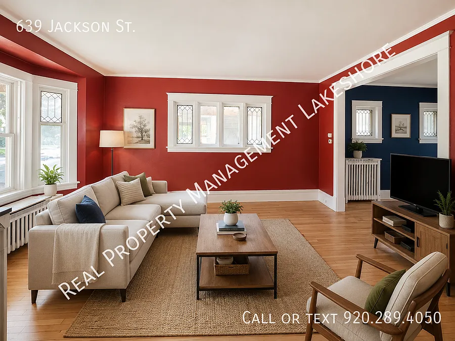 Newly Remodeled 3 Bedroom, 1.5 Bath Home Pet Friendly Close to UWO- Available NOW! — Photo 2