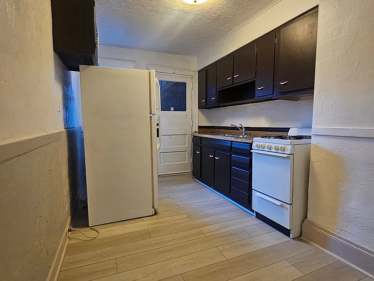 16812 Madison Ave — Photo 10