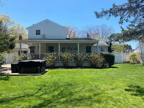 4th image of 303 Timberpoint Road