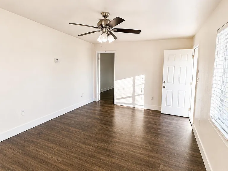 2234 W Medlock Dr #3 — Photo 3