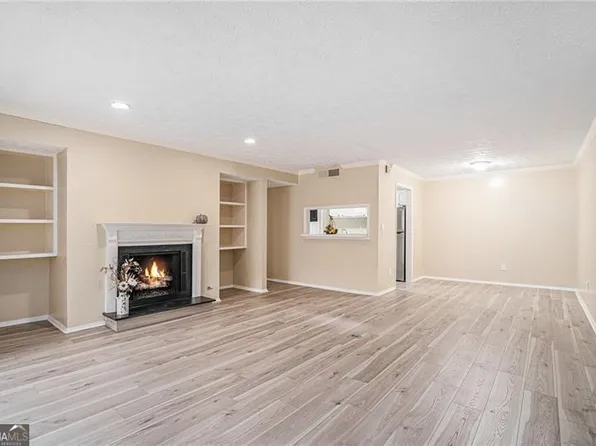 512 Park Ridge Cir, Marietta, GA 30068