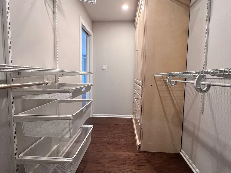 9242 Gross Point Rd #405 — Photo 9