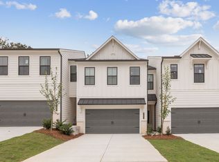 7497 Clover Ln, Flowery Branch, GA 30542