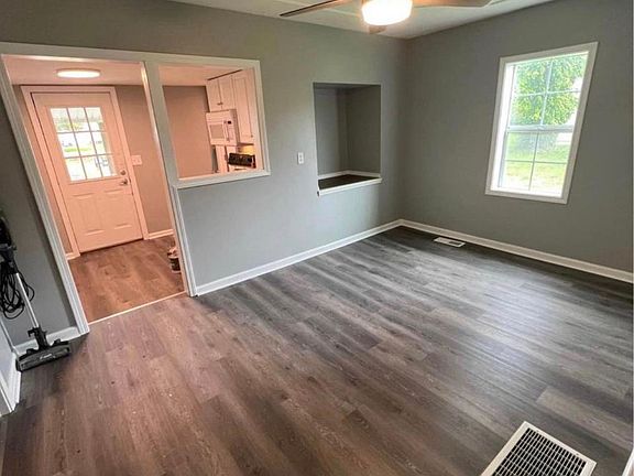 2nd image of 947 Moxahala Ave