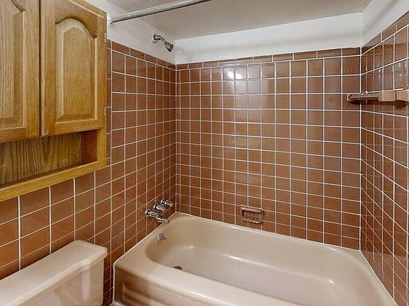 3rd image of 839 Tappan Ave #5