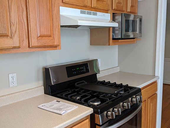 3rd image of 2501 W 51st St