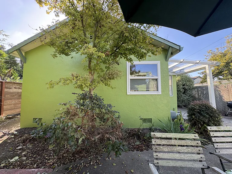 Carleton St — Photo 1