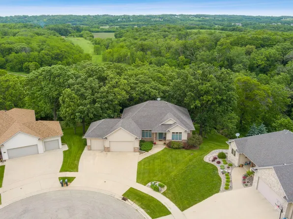 3200 Rosemary Ln NE, Rochester, MN 55906
